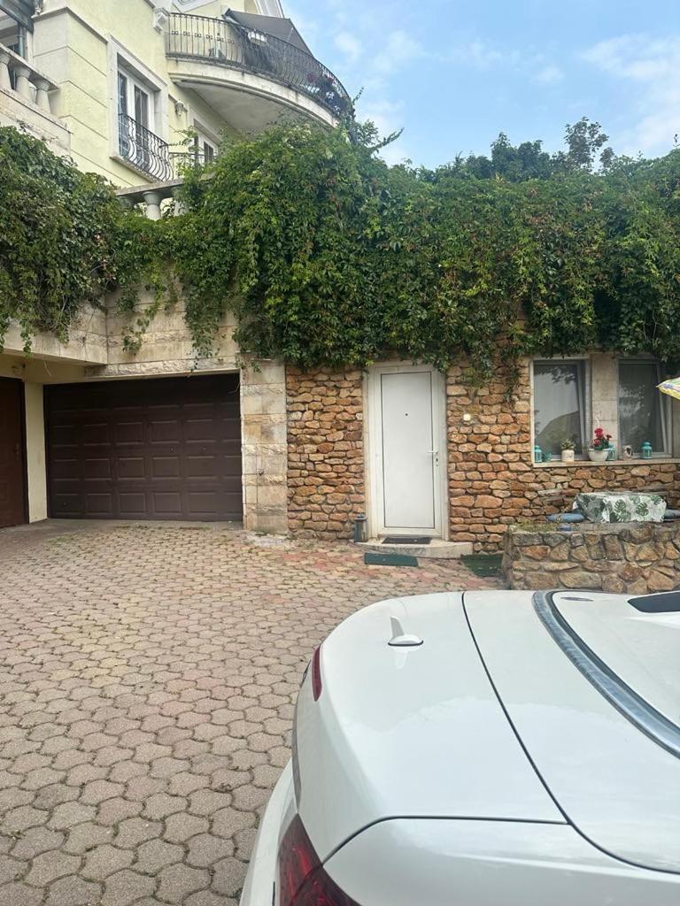 Best View Small House Free Parking Self Check-In บูดาเปสต์ ภายนอก รูปภาพ