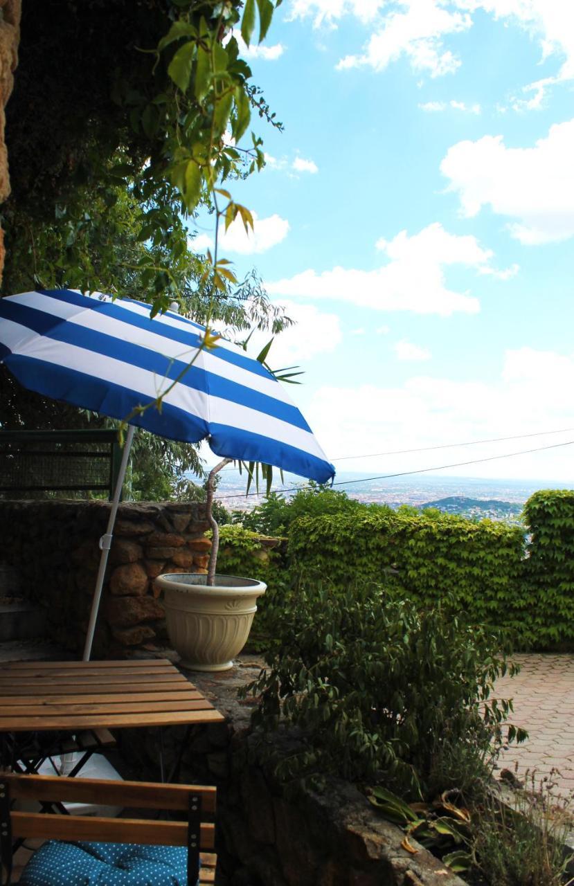 Best View Small House Free Parking Self Check-In บูดาเปสต์ ภายนอก รูปภาพ